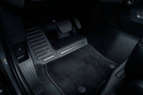 2022 Land Rover Defender 110 SE