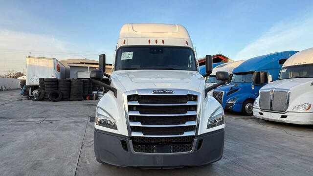 2020 Freightliner Cascadia for sale at KING TRUCK TRAILER SALES in Bakersfield, CA