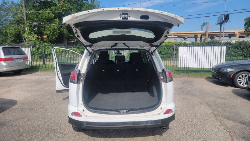 2016 Toyota RAV4 LE