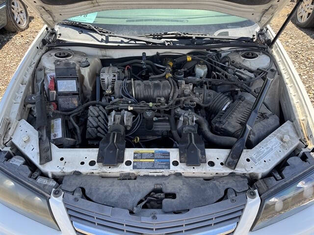 White 2005 Chevrolet Impala LS LS 4dr Sedan 29