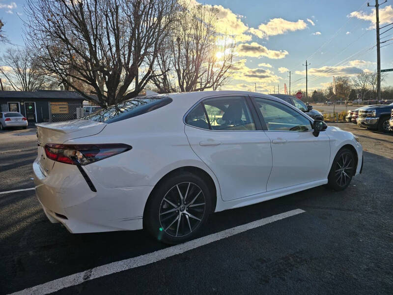 2022 Toyota Camry SE