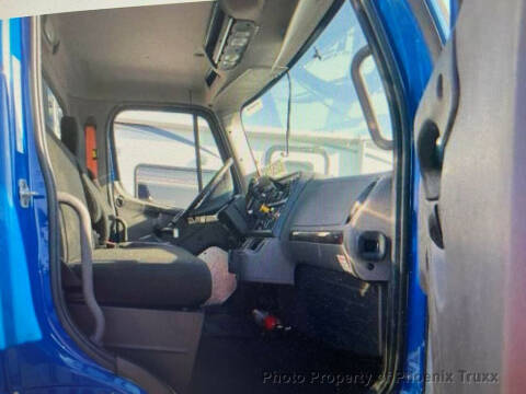 2019 Freightliner M2 106