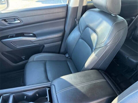 2022 Nissan Pathfinder SL