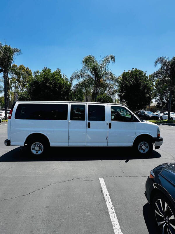 2017 Chevrolet Express LT 3500