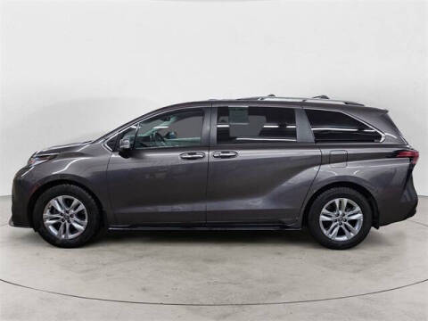 2022 Toyota Sienna Limited 7-Passenger