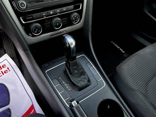 2018 Volkswagen Passat 2.0T R-Line