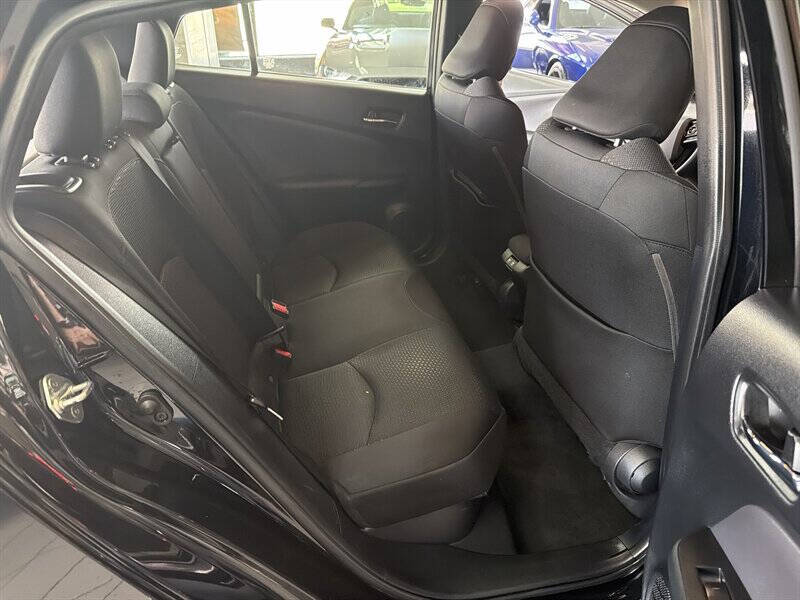 2022 Toyota Prius LE