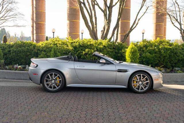 2015 Aston Martin V8 Vantage 24