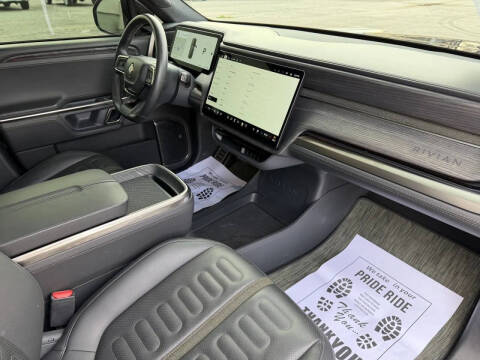 2023 Rivian R1S Adventure