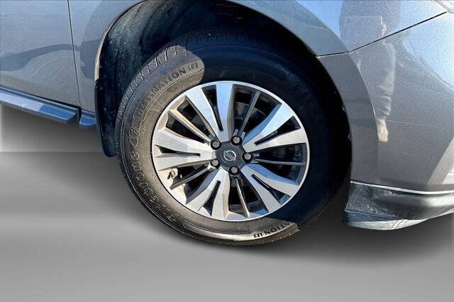 2020 Nissan Pathfinder S