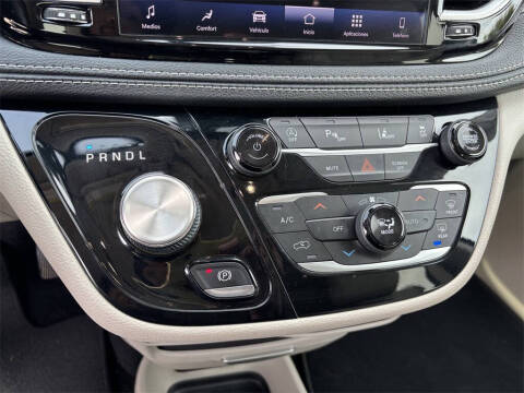 2021 Chrysler Pacifica Touring L