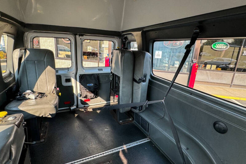 2011 Ford E-Series E-350 SD