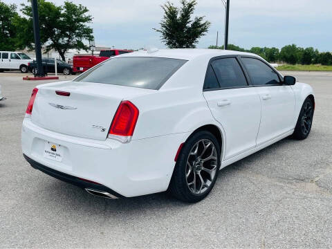 2019 Chrysler 300 S