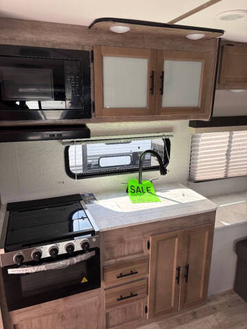 2025 Gulfstream 236RL