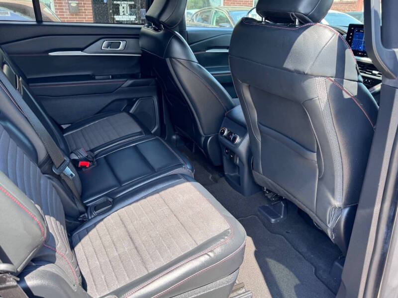 2025 Ford Explorer ST-Line