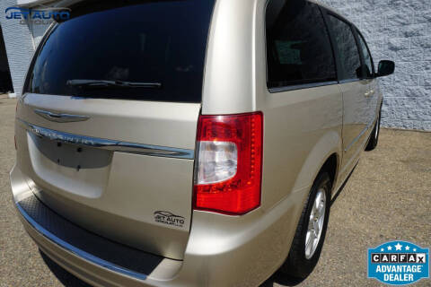 2012 Chrysler Town and Country Touring