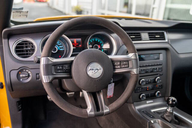 2013 Ford Mustang 17