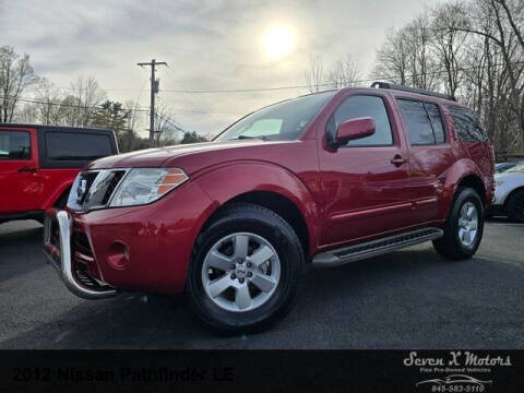 2012 Nissan Pathfinder LE