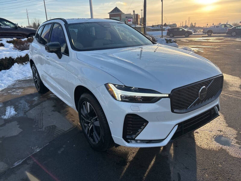 2026 Volvo XC60 B5 Plus