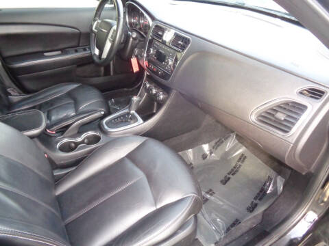 2014 Chrysler 200 Limited