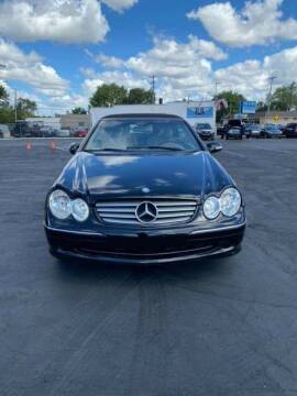 2004 Mercedes-Benz CLK for sale at R&R Car Company in Mount Clemens MI