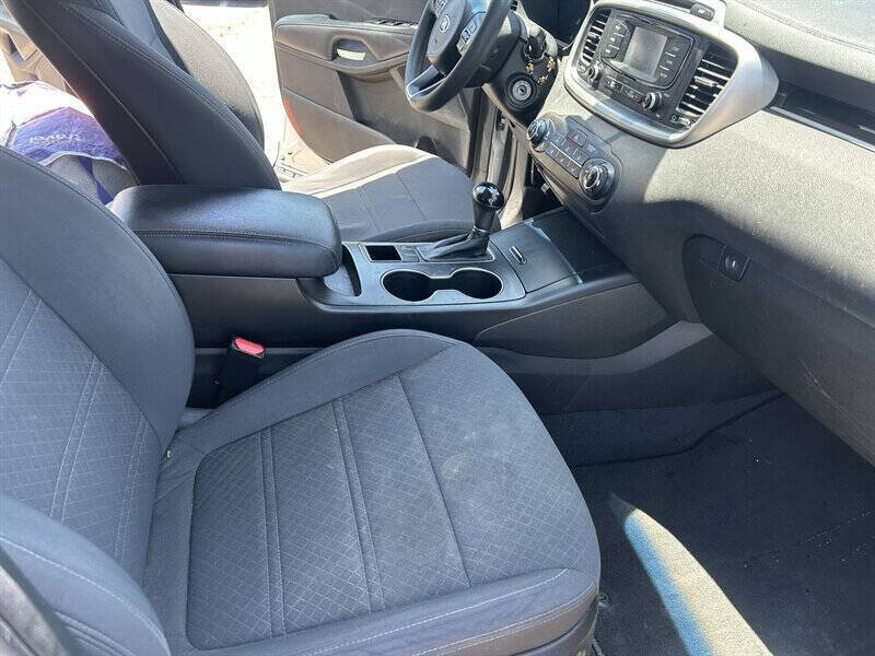 2017 Kia Sorento LX