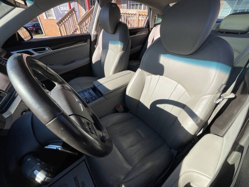 2015 Hyundai Genesis