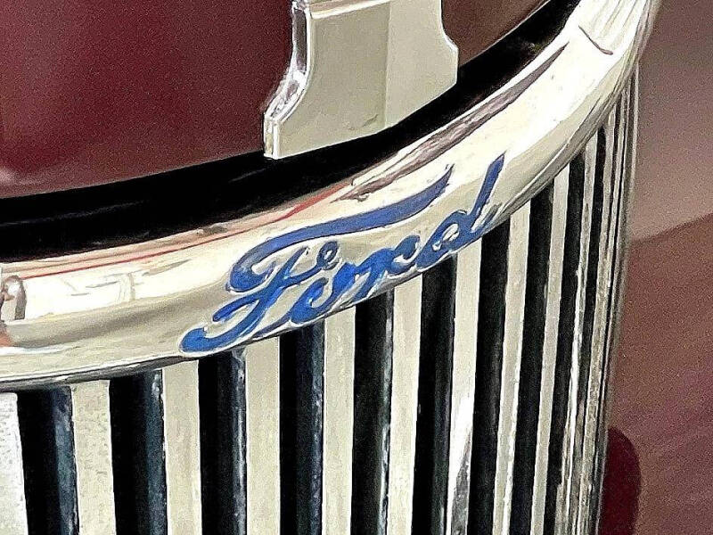 1941 Ford Super Deluxe