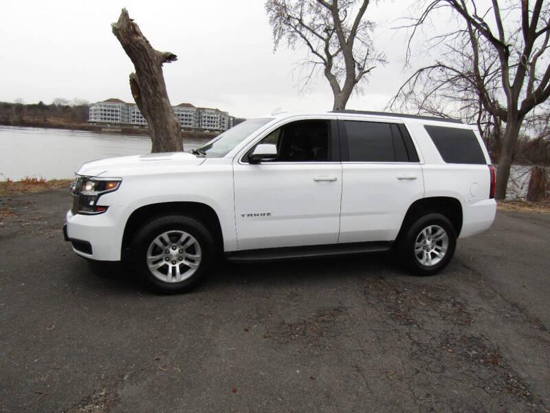 2019 Chevrolet Tahoe LS photo 3