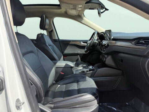 2020 Ford Escape Hybrid Titanium