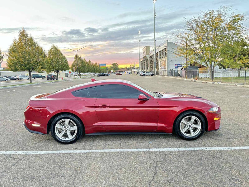 2021 Ford Mustang EcoBoost