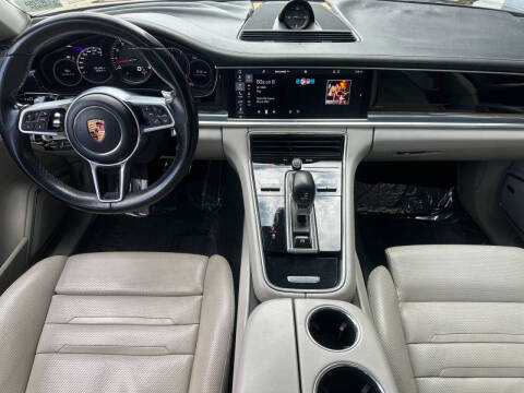 2018 Porsche Panamera 4S