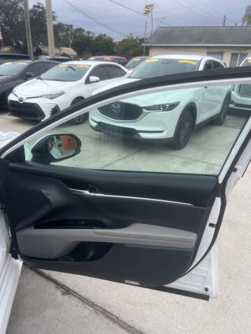 2019 Toyota Camry LE