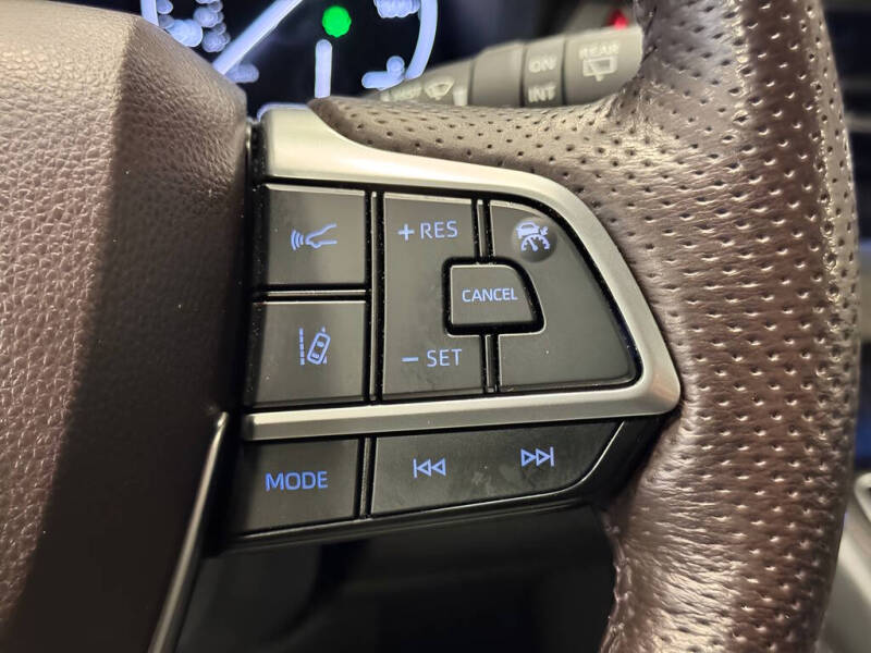 2023 Toyota Sienna Platinum 7-Passenger