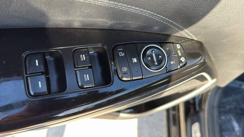 2017 Kia Cadenza Premium