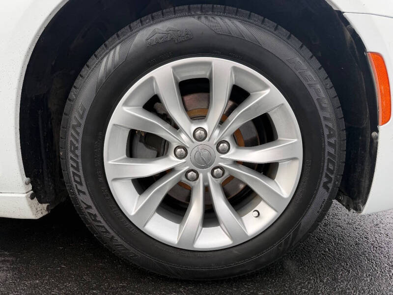 2016 Chrysler 300 Limited