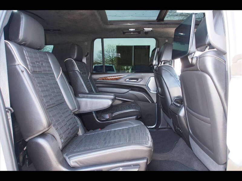 2023 Cadillac Escalade ESV Sport Platinum