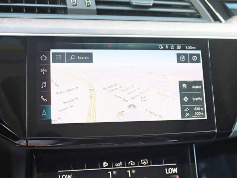 2019 Audi e-tron quattro Premium Plus