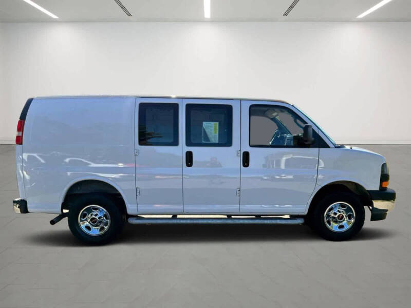 2023 GMC Savana 2500