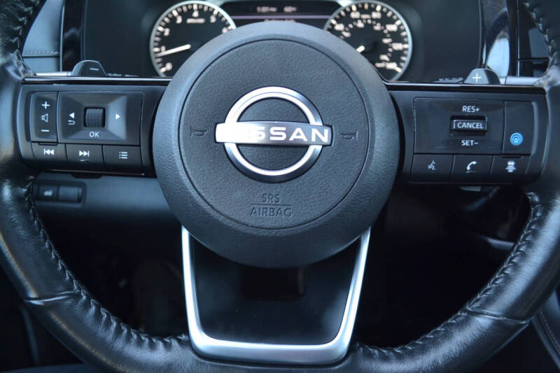 2022 Nissan Pathfinder SV