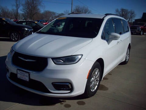 2022 Chrysler Pacifica for sale at Nemaha Valley Motors in Seneca KS