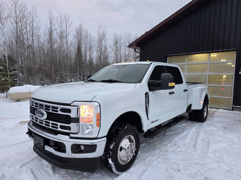 2023 Ford F-350 Super Duty XLT's photo