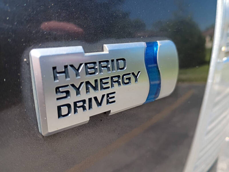 2015 Toyota Prius v Five