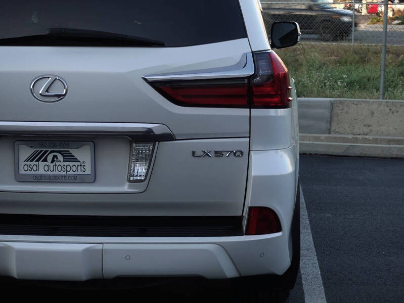 2016 Lexus LX 570