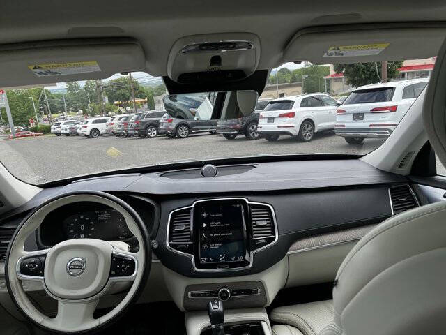 2022 Volvo XC90 T6 Inscription 7-Passenger