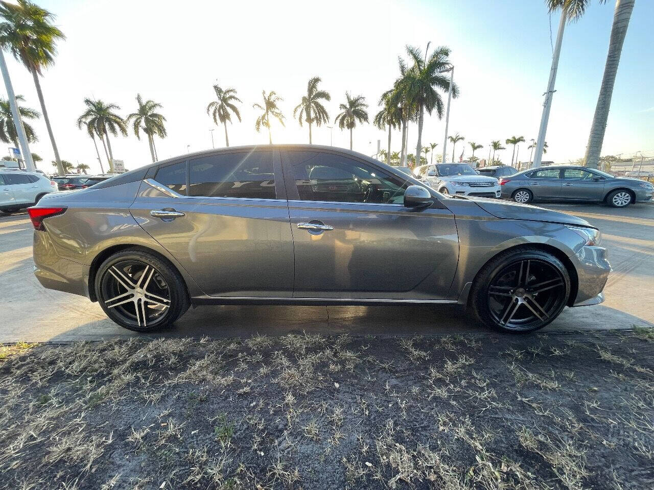 2019 NISSAN Altima Sedan - $18,900