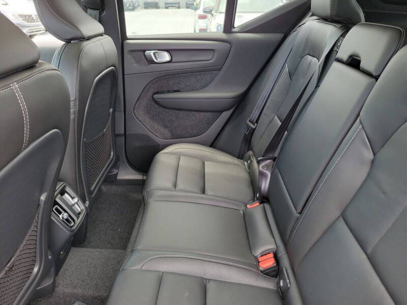 2026 Volvo XC40 B5 Plus