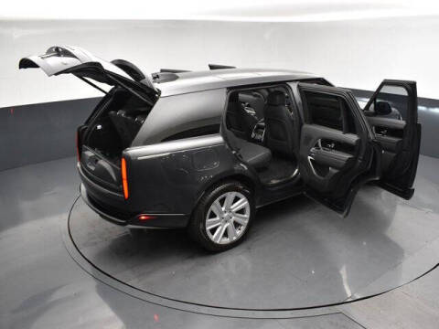 2023 Land Rover Range Rover P400 SE LWB