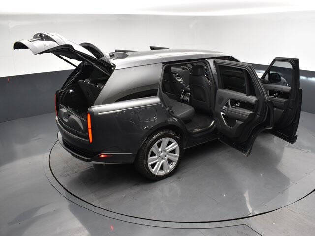 2023 Land Rover Range Rover P400 SE LWB