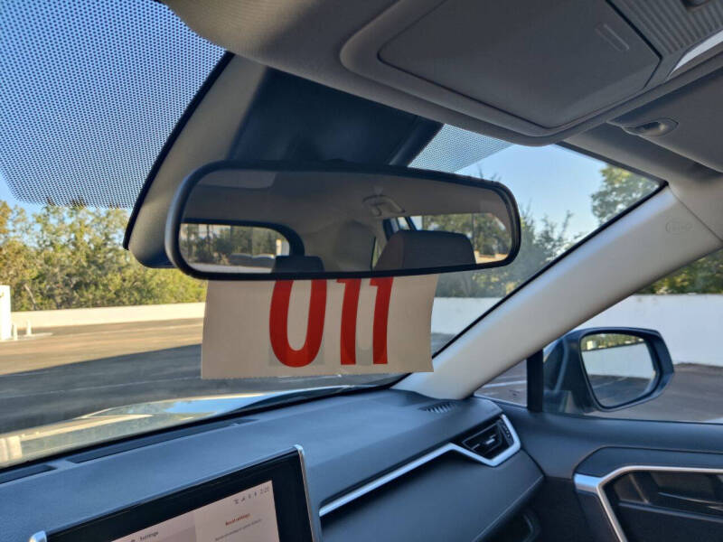 2023 Toyota RAV4 Hybrid LE